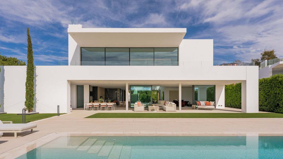Stunning Modern Villa with Sea Views in The Golden Mile, null