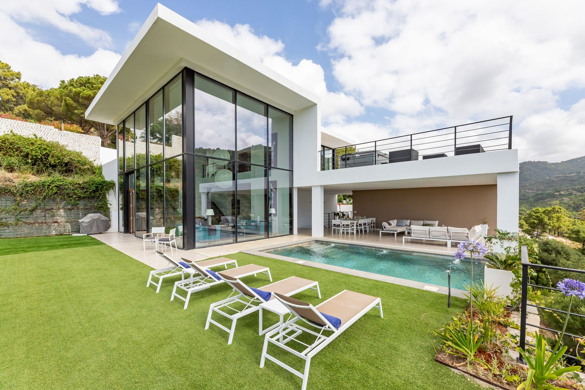 Luxury Villa in Monte Mayor in Marbella for sale