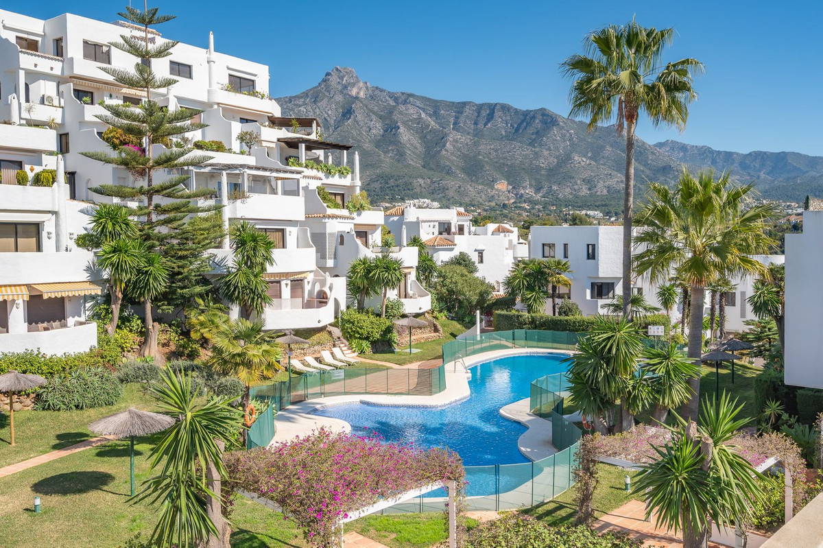 Spacious and Bright Duplex Apartment in Marbella for sale