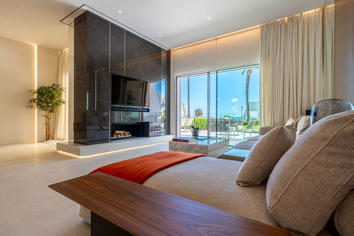 Contemporary Townhouse in Coral Beach in The Golden Mile, Costa del Sol