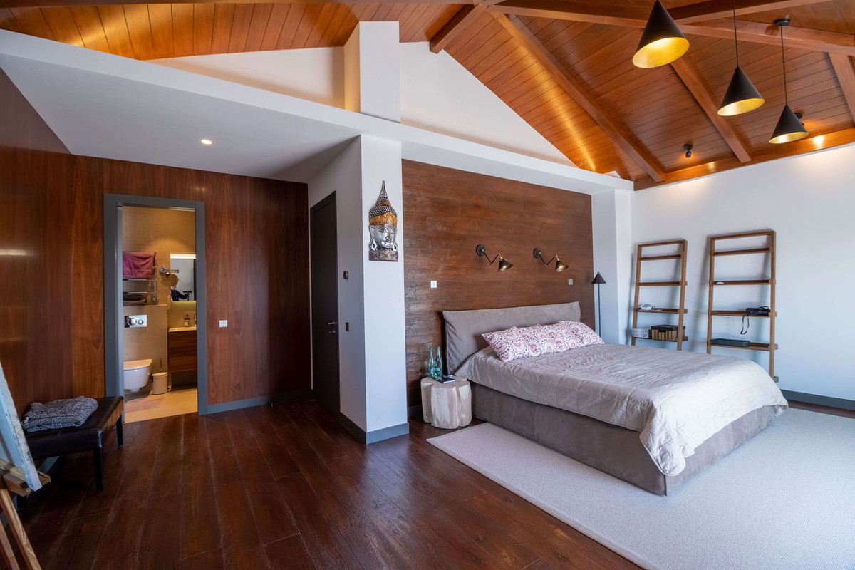 Luxurious Mountain Villa in Benahavís, Costa del Sol